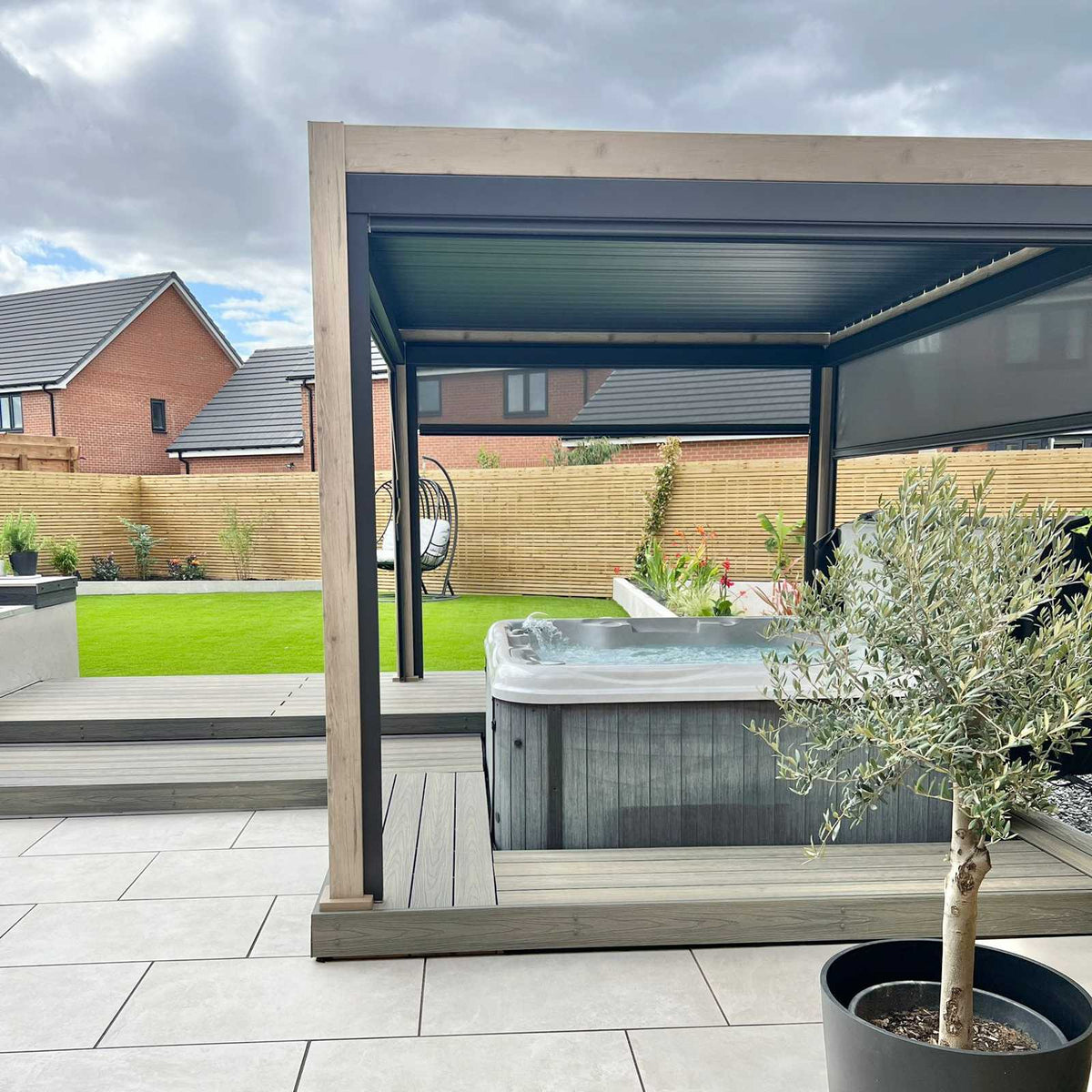 Titan Free Standing 4.0*3.0M Rectangular Manually Operated Pergola (Wood Look)