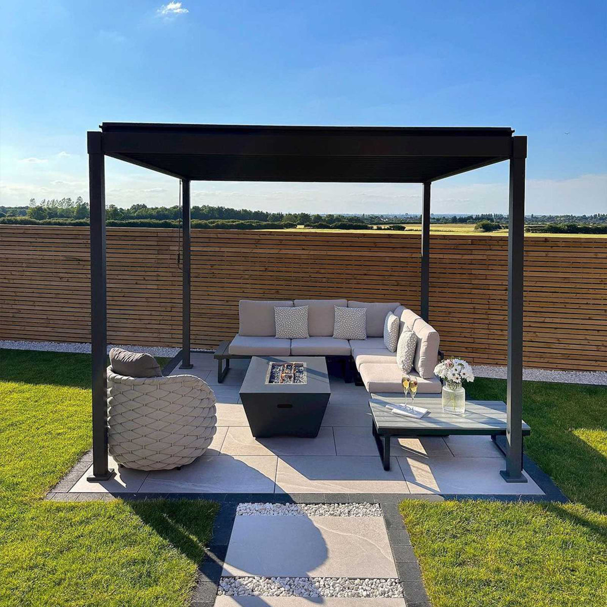 Shadow Free Standing 3.0*3.0M Square Manually Operated Pergola
